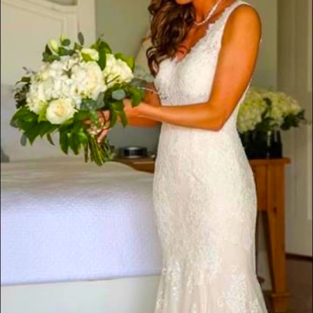 Lace wedding dress